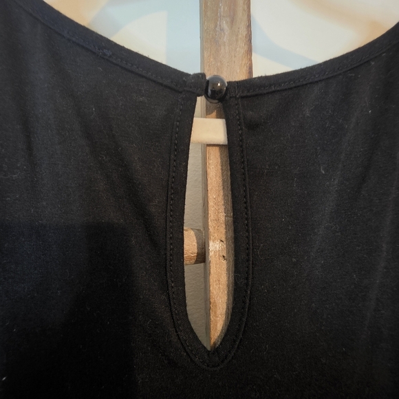 ⭐️40% Off⭐️ Black Sleeveless Jumpsuit with Drawstring Waist - Picture 10 of 11